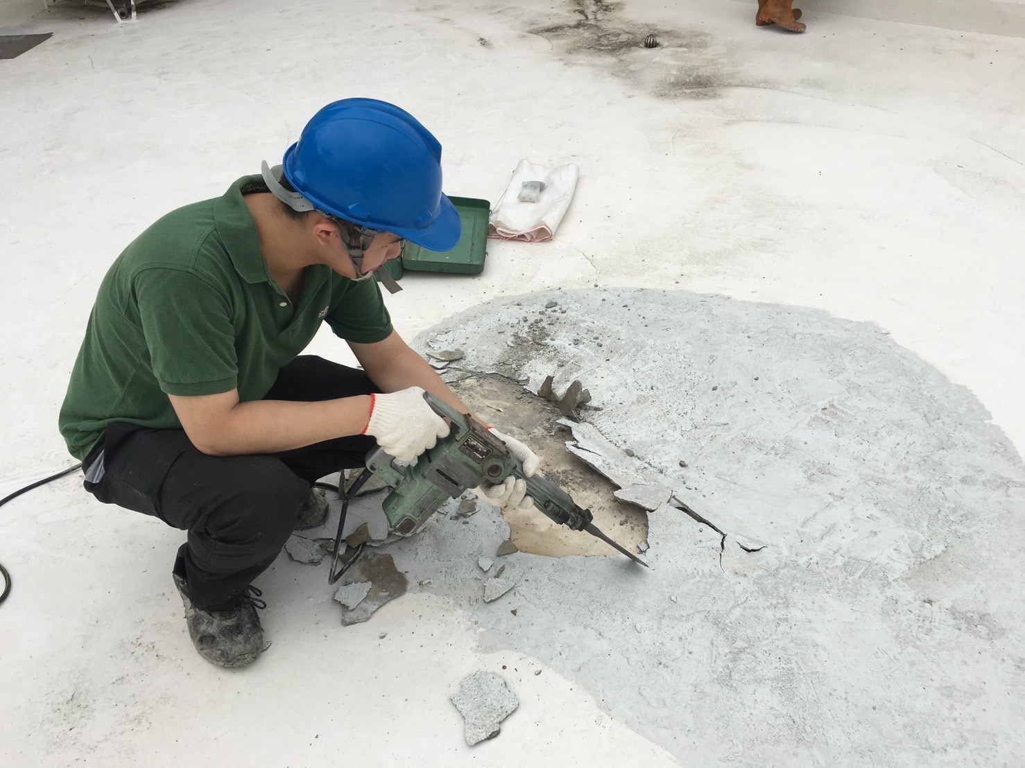 阿文之前在工地做小工幫扛家計。(圖:阿文提供) 阿文之前在工地做小工幫扛家計。(圖:阿文提供)