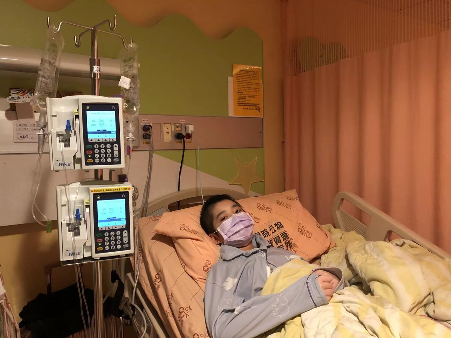 小如血癌復發,再次面對抗癌艱辛療程。(圖:家屬提供) 小如血癌復發,再次面對抗癌艱辛療程。(圖:家屬提供)