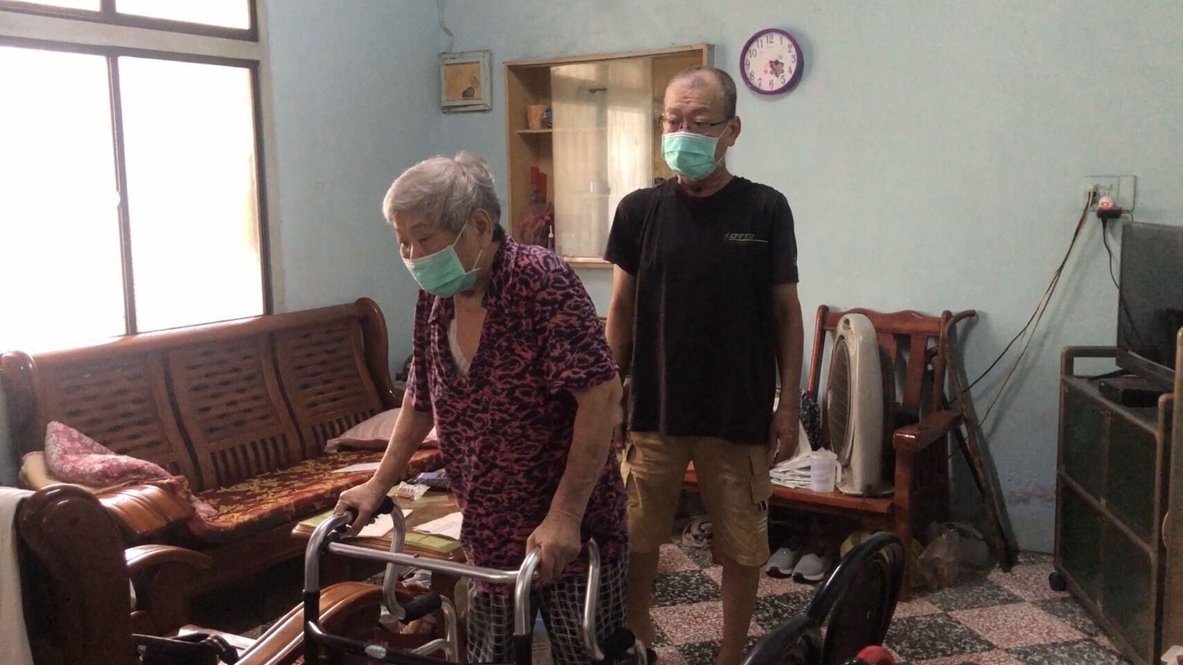 阿宗表示會盡力照顧媽媽春妹婆。郭硯心攝 阿宗表示會盡力照顧媽媽春妹婆。郭硯心攝